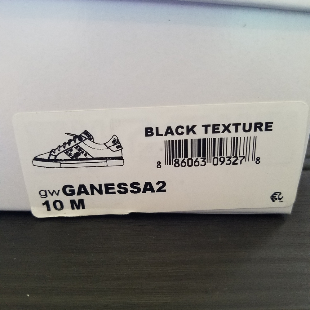 💙 NIB ** Guess Lace-up Glitter Sneaker - Picture 3 of 8
